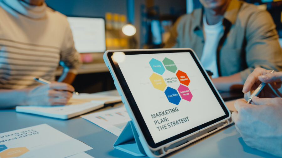 Estrategia digital: planificación, acción, medición